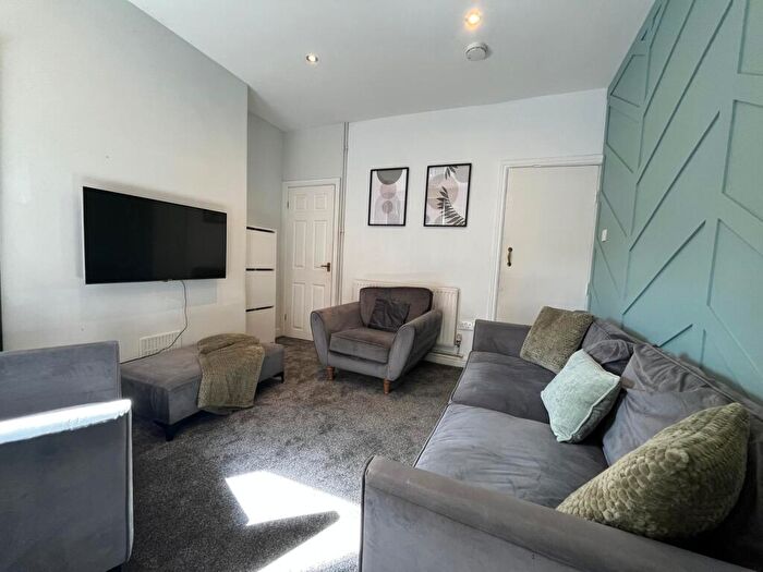 4 Bedroom Terraced House To Rent In Stylish Bedroom House // /, LN1