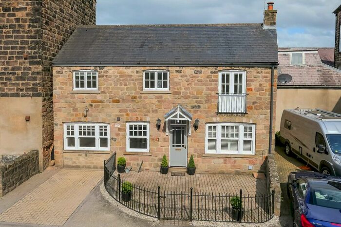 3 Bedroom Detached House To Rent In The Square, Harrogate, HG1