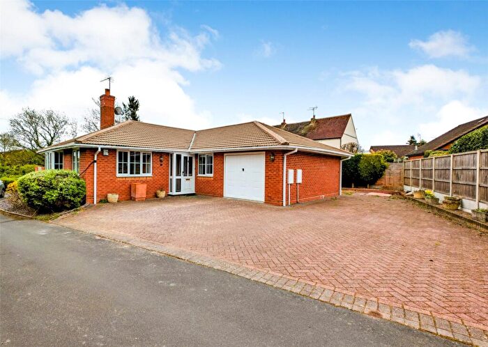 3 Bedroom Bungalow For Sale In Honeybrook Lane, Kidderminster, Worcestershire, DY11
