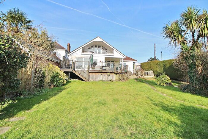 4 Bedroom Detached House For Sale In Stakes Road, Purbrook, PO7