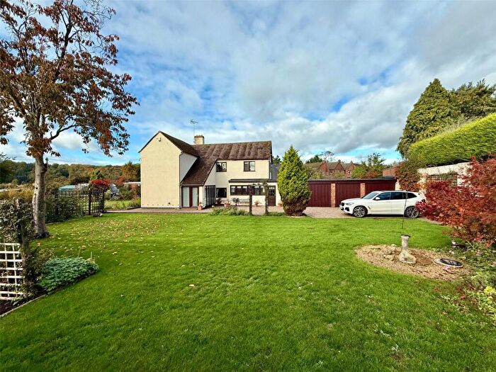 4 Bedroom Detached House For Sale In Lower Lickhill Road, Stourport-On-Severn, Worcestershire, DY13