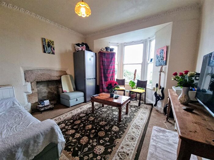 1 Bedroom Flat For Sale In Ground Floor Flat, Peverell Road, Porthleven, TR13