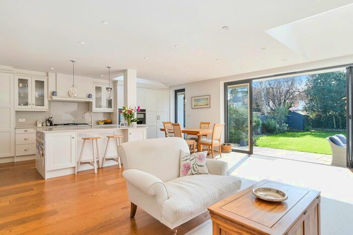 5 Bedroom Property To Rent In Overdale Avenue, New Malden, KT3