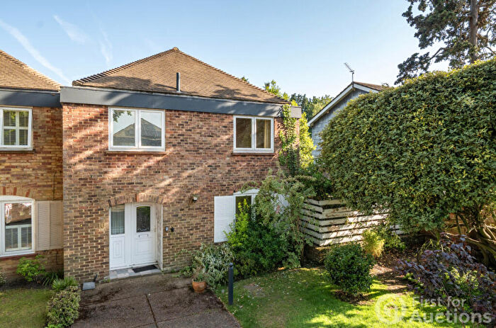 3 Bedroom End Of Terrace House For Sale In Pine Grove Mews, Pine Grove, Weybridge, KT13