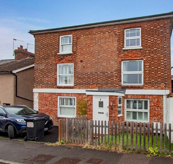 4 Bedroom Semi-Detached House To Rent In Bedroom Semi-Detached House With Garden, Priory Street, Tonbridge, TN9