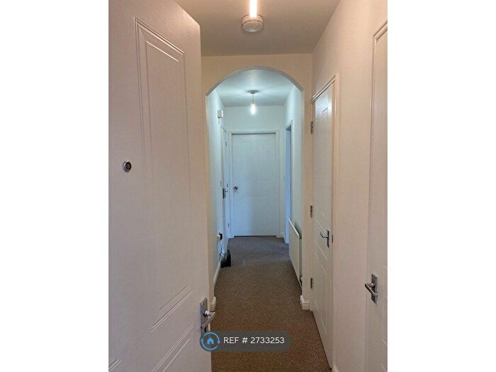 2 Bedroom Flat To Rent In Mayhill Way, Gloucester, GL1