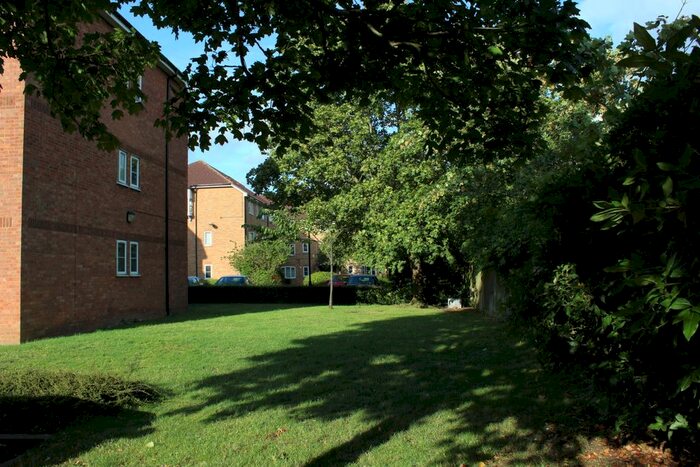 1 Bedroom Flat To Rent In Elmore Close, Wembley, HA0