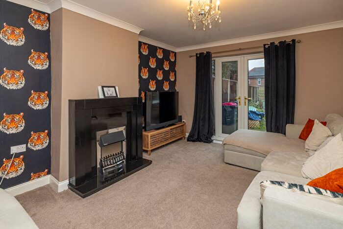 3 Bedroom Semi-detached House For Sale In Western Avenue, Dinnington, S25