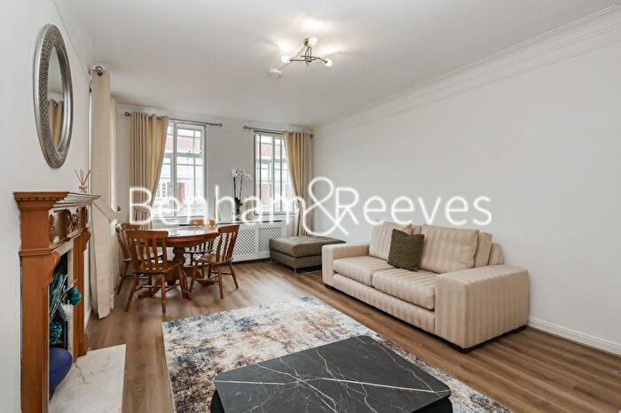 3 Bedroom Flat To Rent In Leonard Court, Kensington, W8