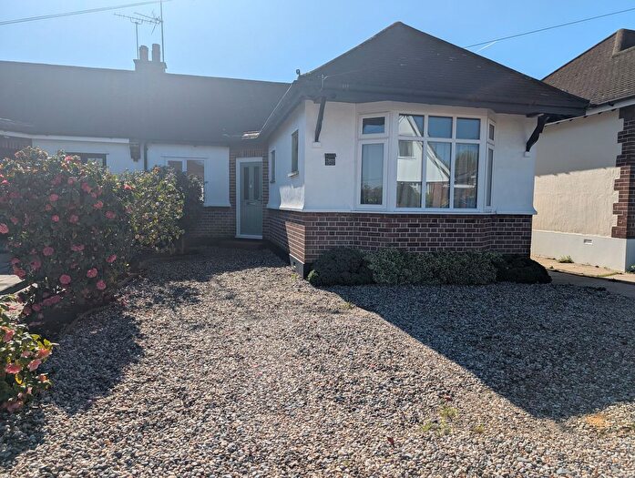 3 Bedroom Bungalow For Sale In Burnside Crescent, Chelmsford, CM1