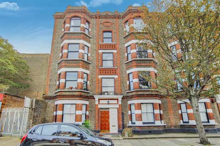 2 Bedroom Flat To Rent In Kingwood Road, Fulham, London, SW6
