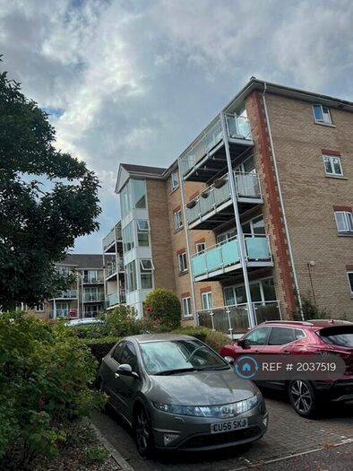 2 Bedroom Flat To Rent In Foxglove Way, Luton, LU3