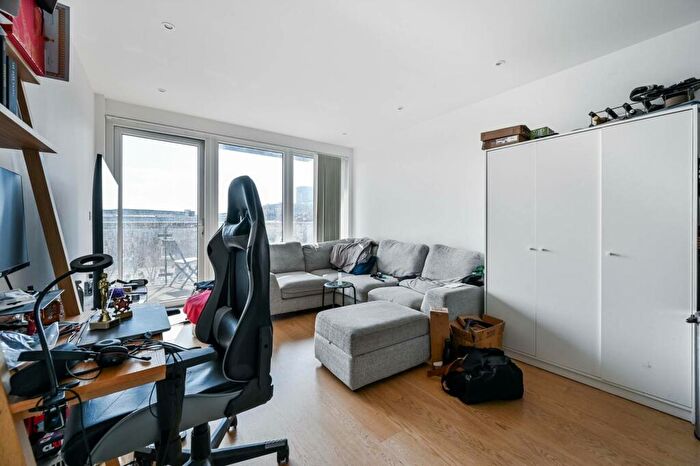 2 Bedroom Flat To Rent In Imperial Building, Woolwich, London, SE18