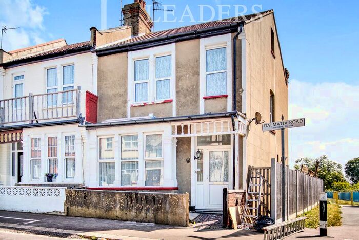 3 Bedroom End Of Terrace House To Rent In Dalmatia Road, Southend On Sea, Essex, SS1