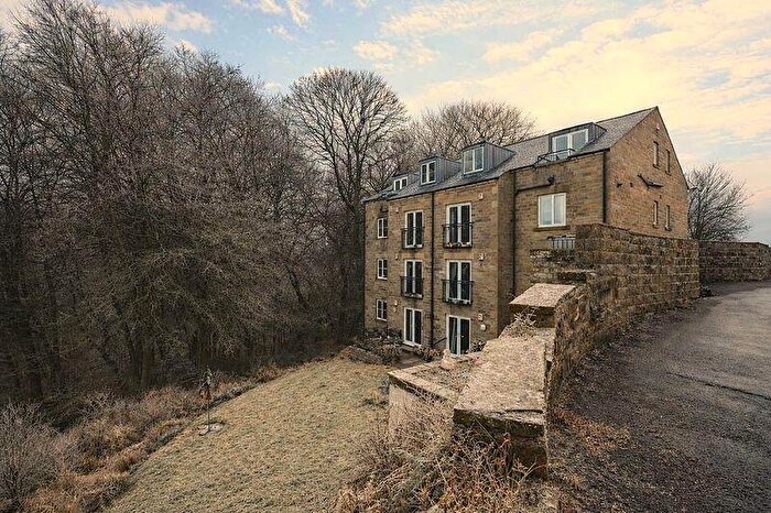 2 Bedroom Flat For Sale In Beechwood Fold, Holywell Green, HX4