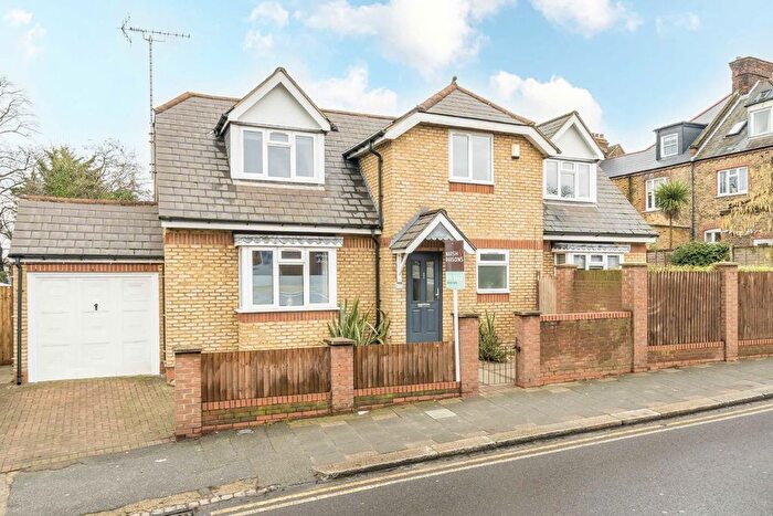 3 Bedroom Detached House For Sale In Sternhold Avenue, Streatham, SW2