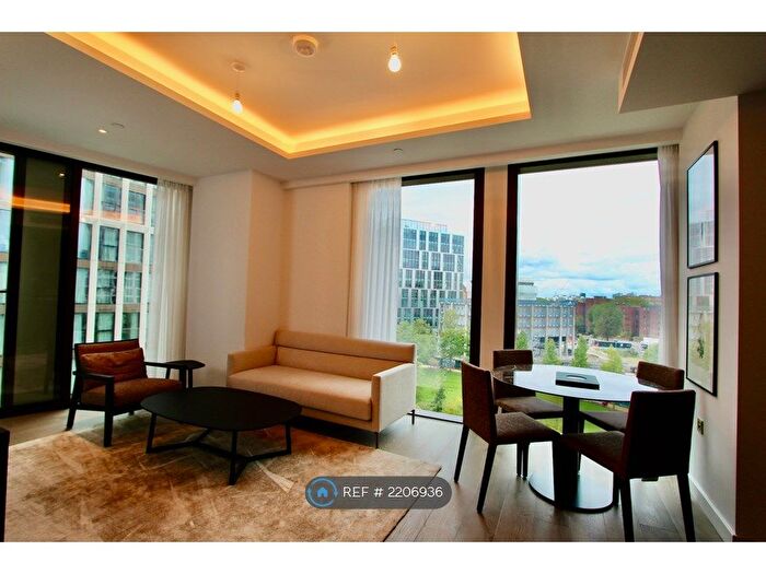 2 Bedroom Flat To Rent In Carnation Way, London, SW8