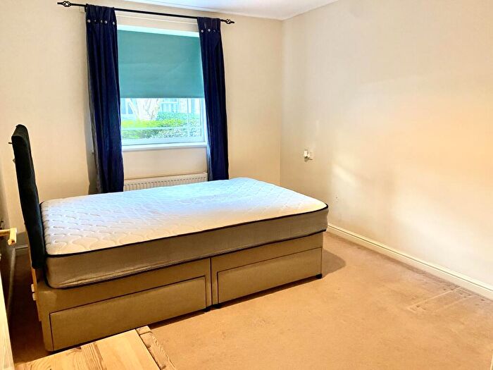 2 Bedroom Flat To Rent In Drum Road, Eastleigh, SO50