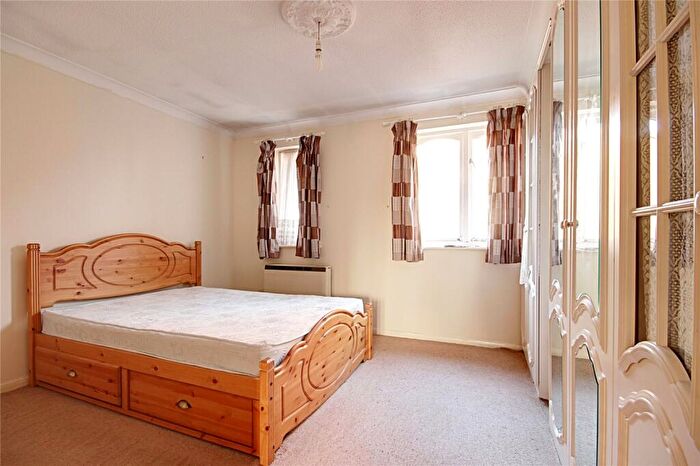 1 Bedroom Flat To Rent In Larmans Road, Enfield, EN3