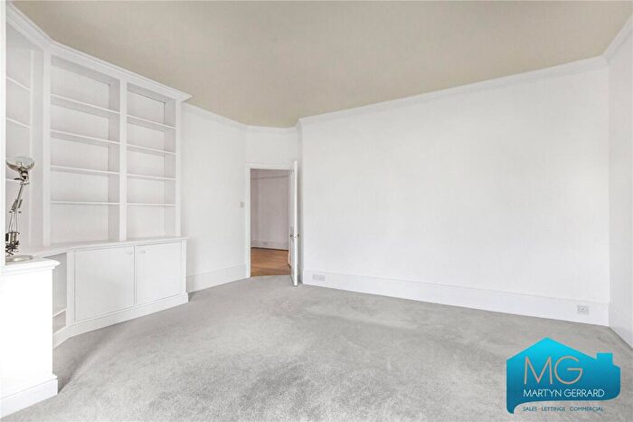 2 Bedroom Apartment For Sale In Shepherds Hill, Highgate, N6