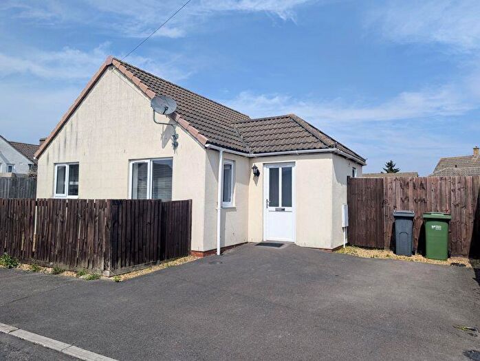 2 Bedroom Detached Bungalow To Rent In Ryelands Road, Stonehouse, GL10