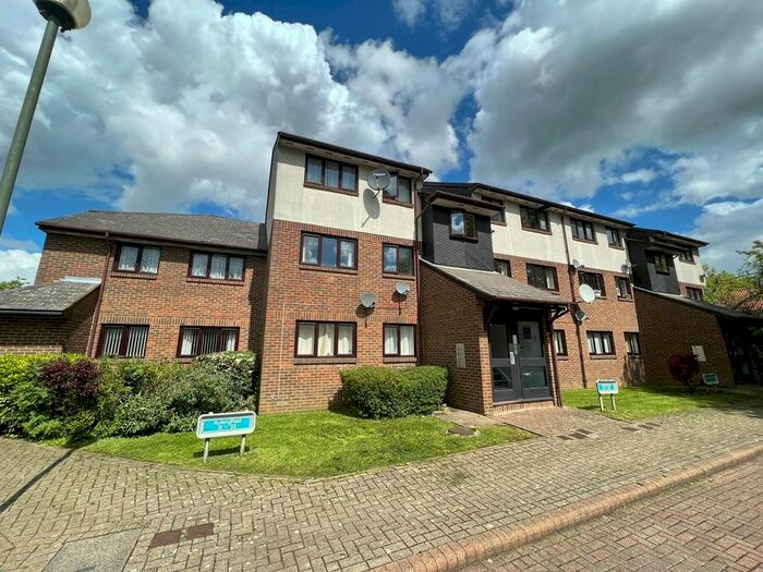 2 Bedroom Flat To Rent In Aylets Field, Harlow, CM18