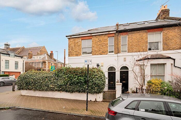 2 Bedroom Flat For Sale In Nottingham Road, Bellevue Village, London, SW17