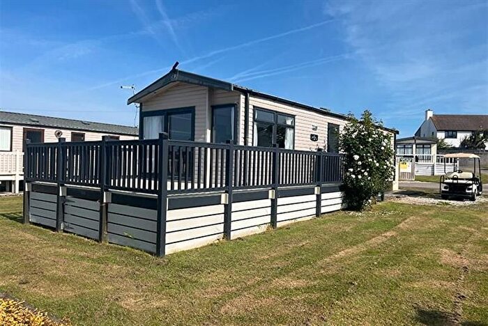 2 Bedroom Mobile/park Home For Sale In Maer Lane, Bude, EX23