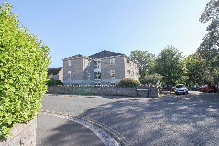 2 Bedroom Flat For Sale In **Queens Road**Super Location Opposite Grove Park** Minutes To Town**Two Double Bedrooms**Lounge With Juliet Balcony**, BS23