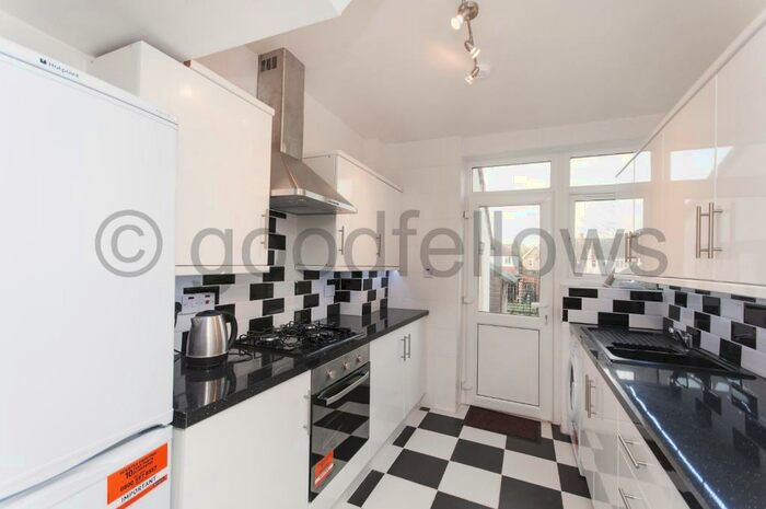 3 Bedroom House To Rent In Acre Lane, Wallington, Surrey, SM6