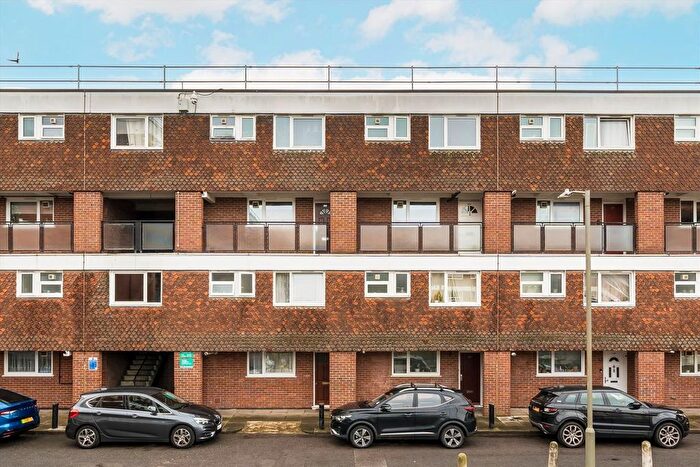 2 Bedroom Flat To Rent In Clarence Lane, Putney, SW15