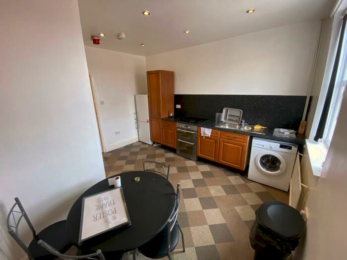 2 Bedroom Apartment To Rent In Alfreton Road, Nottingham, NG7