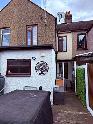 3 Bedroom Terraced House For Sale In Grove Road, Stanford Le Hope, SS17