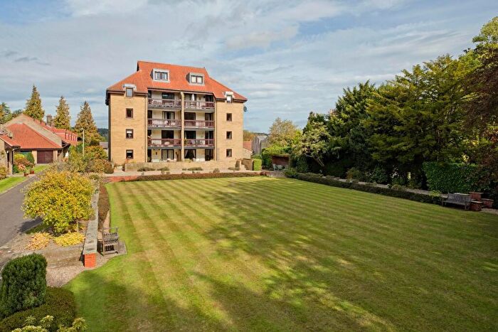 2 Bedroom Apartment For Sale In Warlbeck, Kings Road, Ilkley, LS29