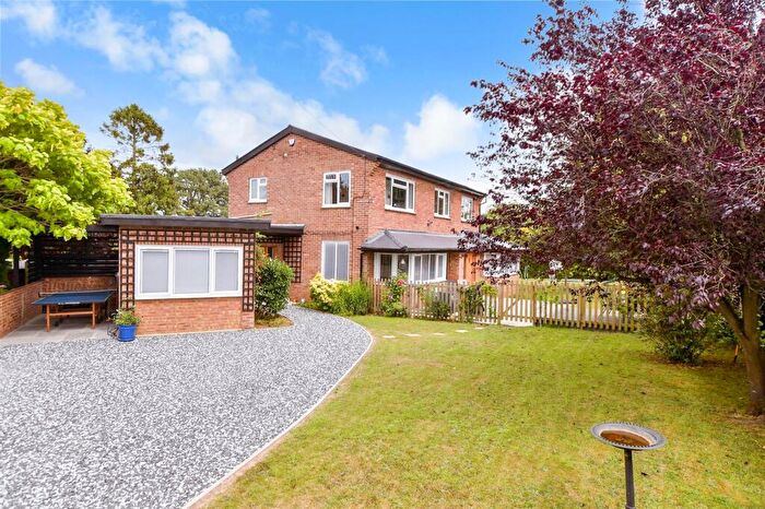 4 Bedroom Detached House For Sale In Belcaire Close, Lympne, Kent, CT21
