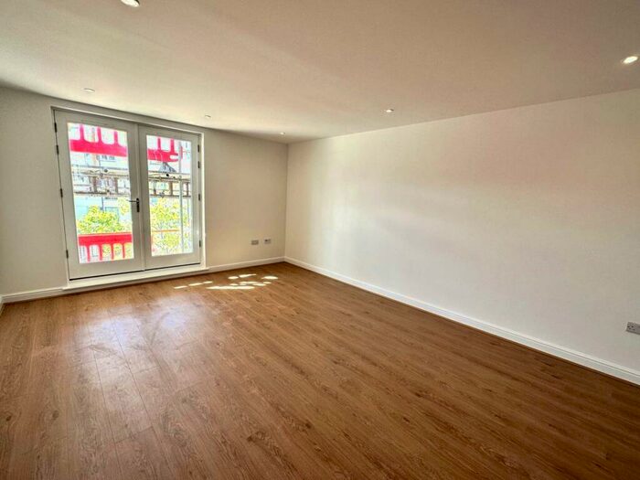1 Bedroom Apartment To Rent In Great Stour Mews, Canterbury, CT1