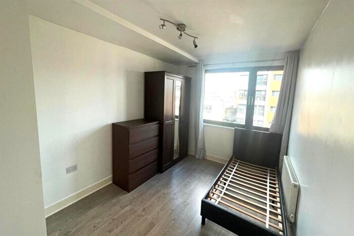 2 Bedroom Apartment To Rent In - Perth Road, Ilford, IG2