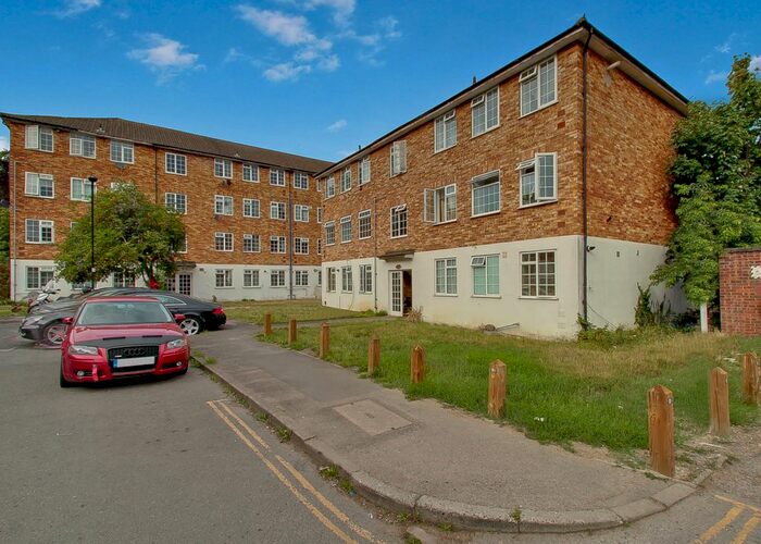 2 Bedroom Flat To Rent In Barbican Road, Greenford, UB6