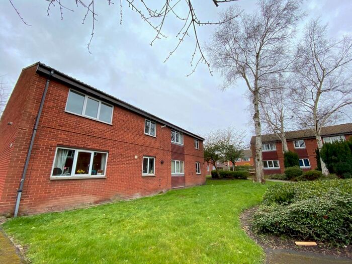 3 Bedroom Flat To Rent In Rowena Court, Mountsorrel, Leicestershire, LE12