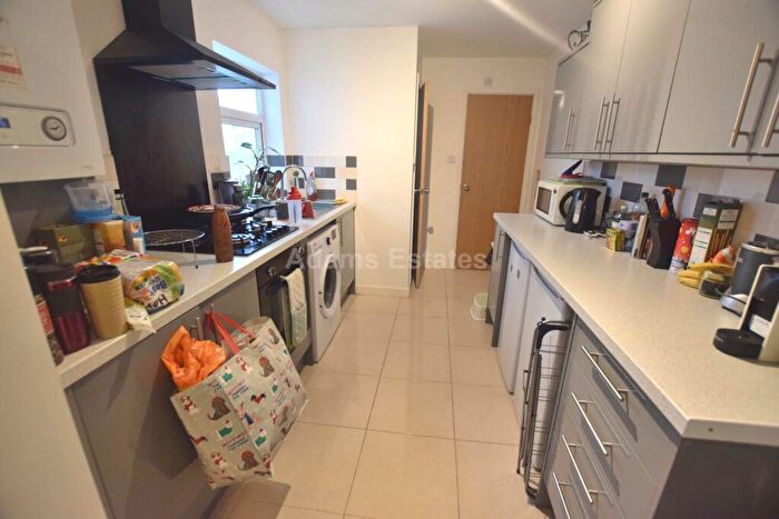 4 Bedroom Terraced House To Rent In Orts Road, Reading, RG1