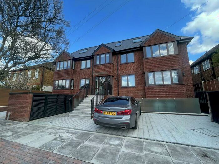 2 Bedroom Apartment To Rent In Shakespeare Road, Mill Hill, NW7