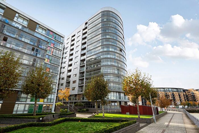 2 Bedroom Flat For Sale In Dowells Street, London, SE10