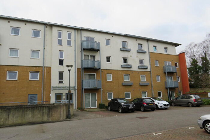2 Bedroom Apartment To Rent In Trafalgar Gardens, Pound Hill, Crawley, West Sussex, RH10