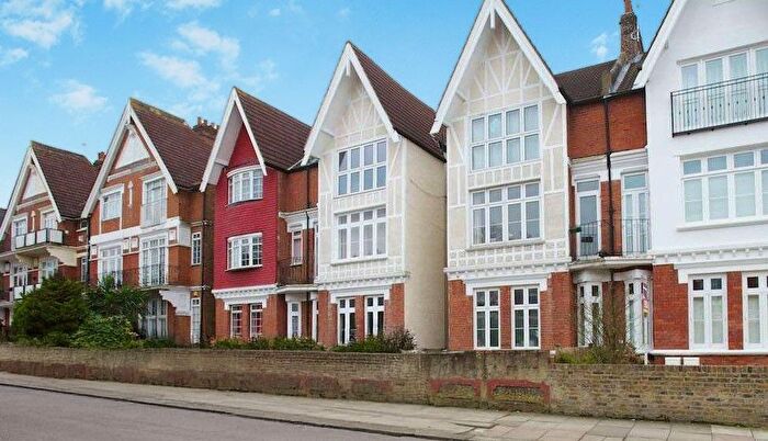 3 Bedroom Maisonette To Rent In Sternhold Avenue, Streatham Hill, London, SW2