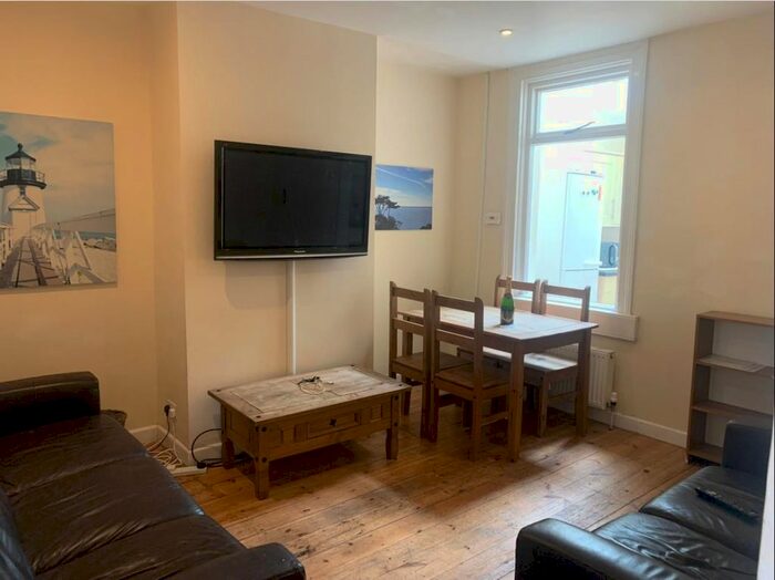 5 Bedroom Terraced House To Rent In South Avenue, Bath, BA2