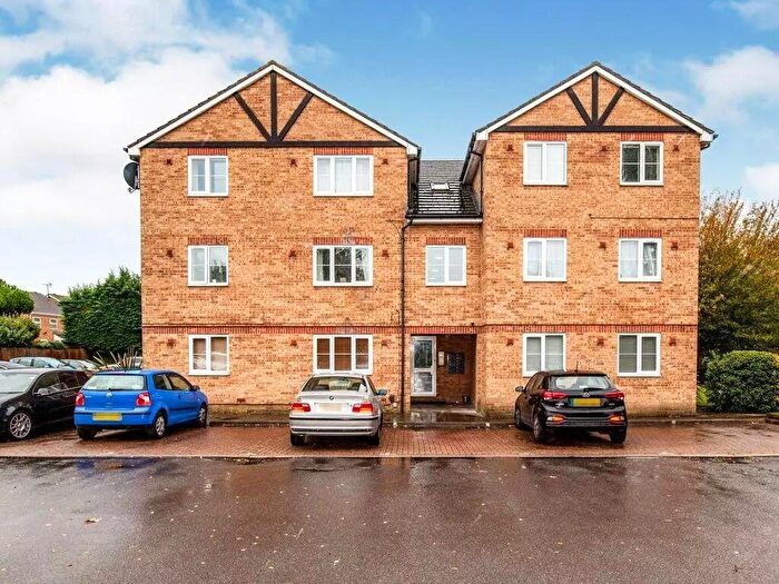 1 Bedroom Flat For Sale In Maplin Park, Slough, Berkshire, SL3