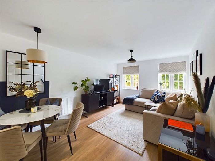 1 Bedroom Flat For Sale In Masterson Close, Wellesley, Aldershot, Hampshire, GU11