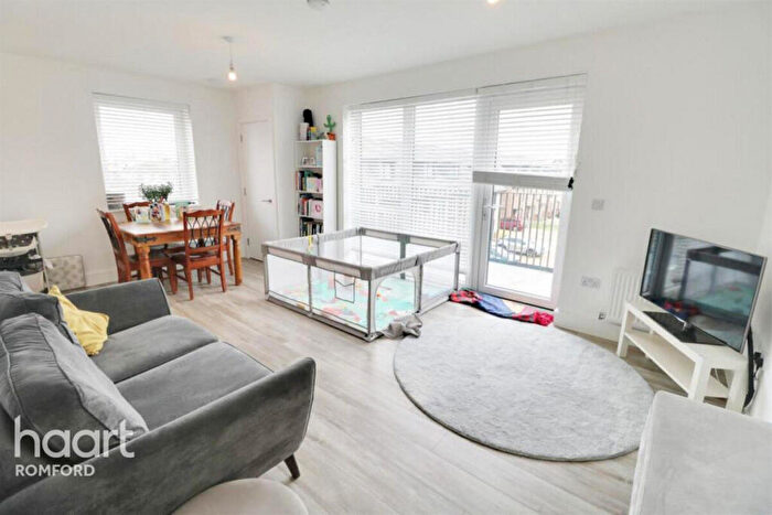 2 Bedroom Apartment To Rent In Bay Close, Romford, RM7