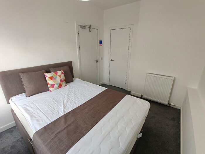 3 Bedroom Flat To Rent In Mitchell Street, West End, Dundee, DD2