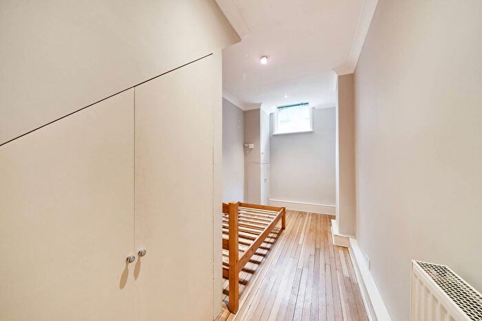 2 Bedroom Flat To Rent In Rosary Gardens, South Kensington, London, SW7
